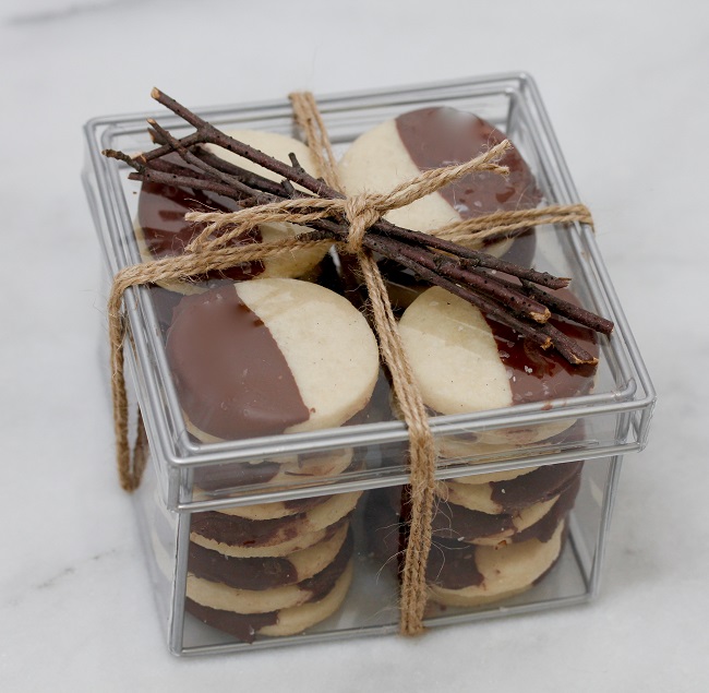 black and white cookies, lea berman, america's table, the container store hostess gift, hostess gift